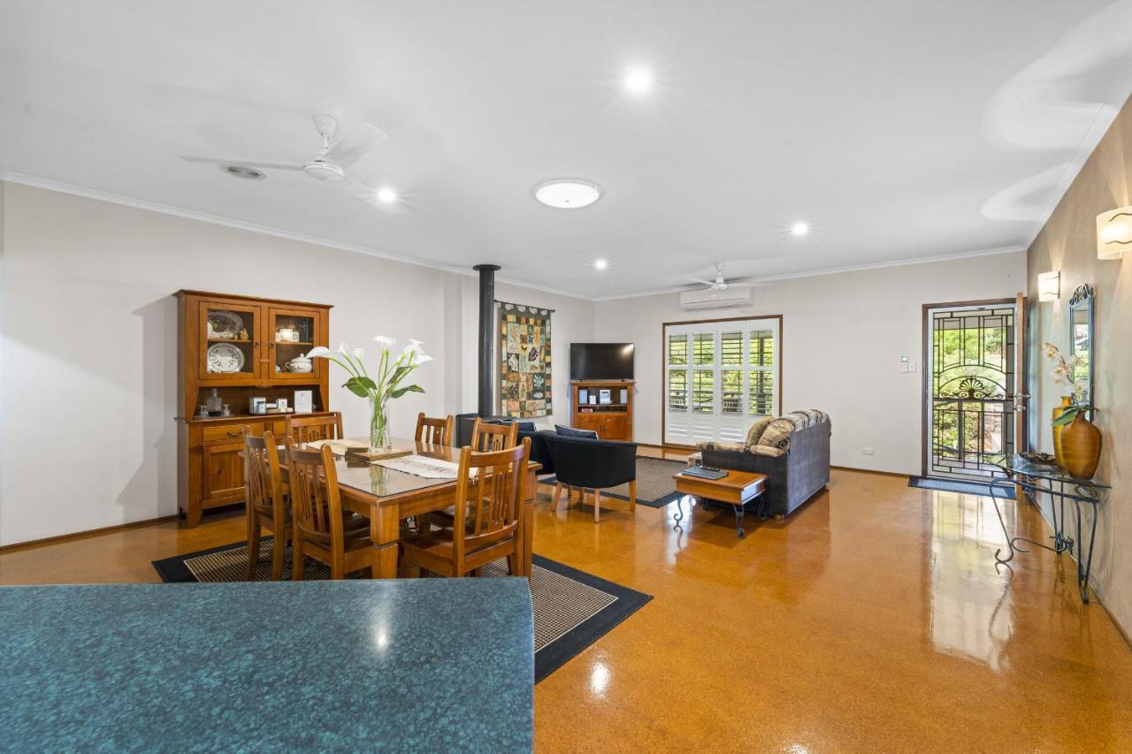 Birds 'N' Bloom Cottages Yungaburra Εξωτερικό φωτογραφία