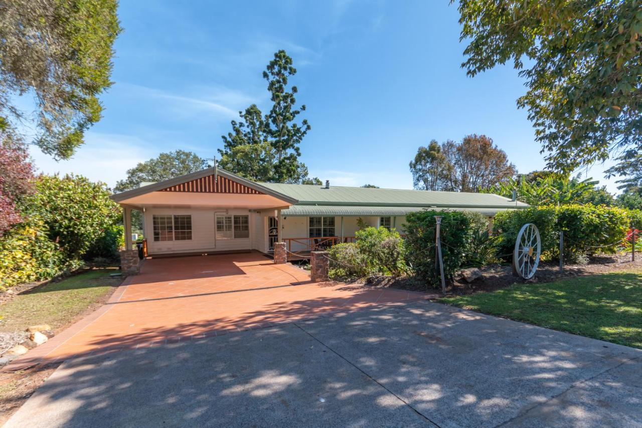 Birds 'N' Bloom Cottages Yungaburra Εξωτερικό φωτογραφία